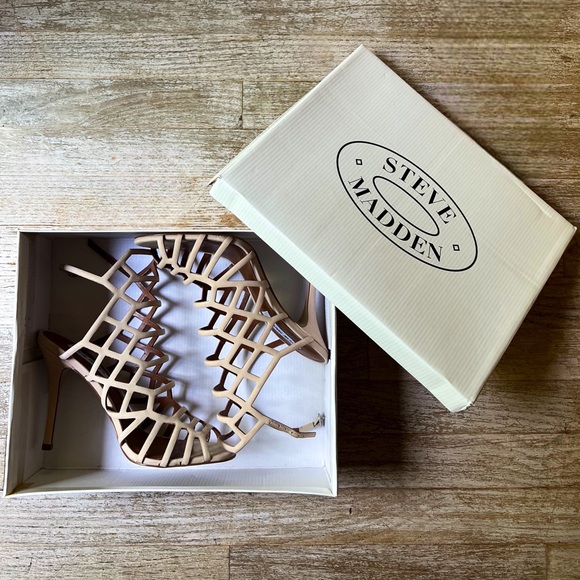 Steve Madden Slithur Blush Nubuck Leather Caged Heels - Picture 1 of 6